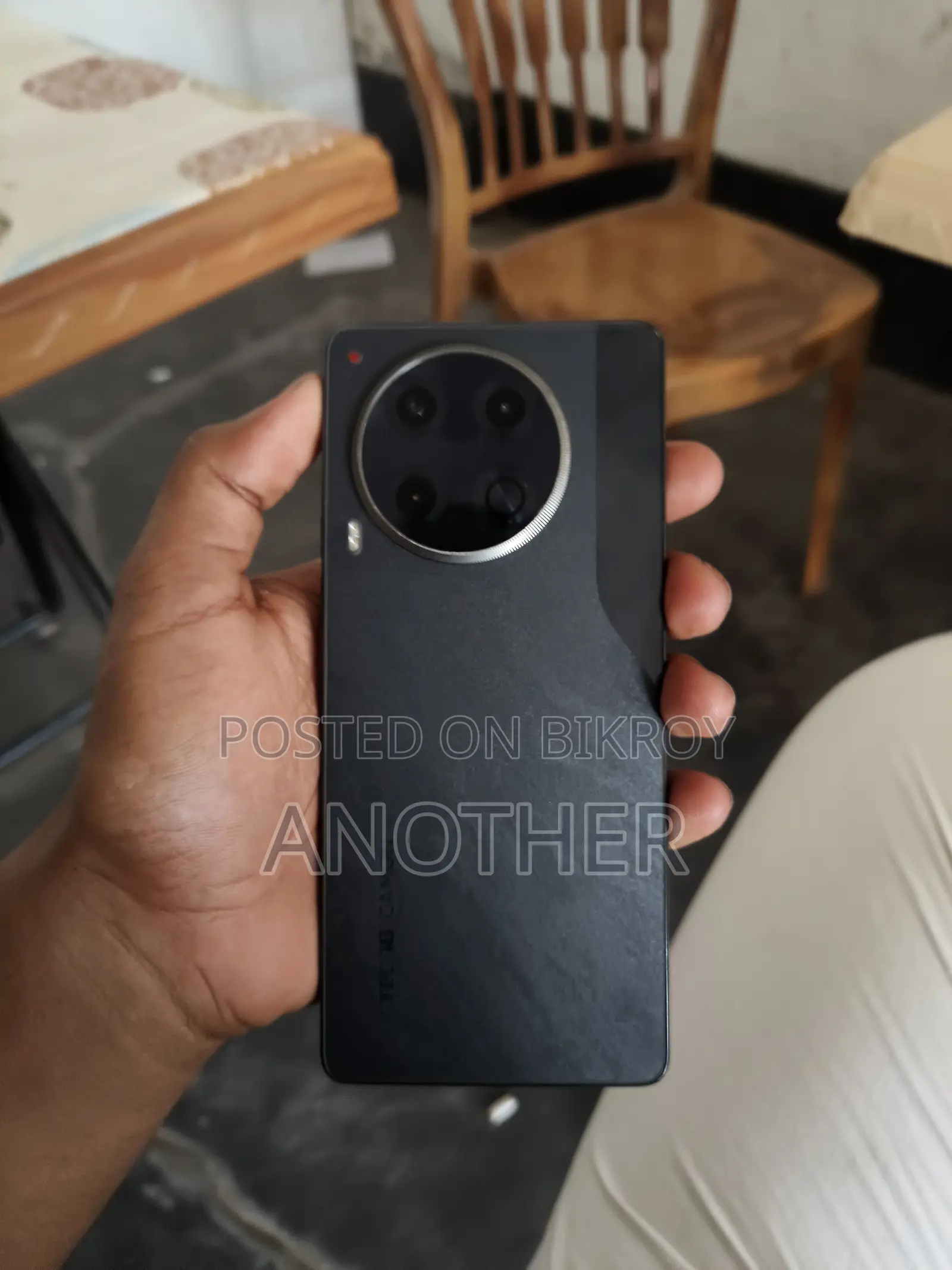 EL 256 GB Black
