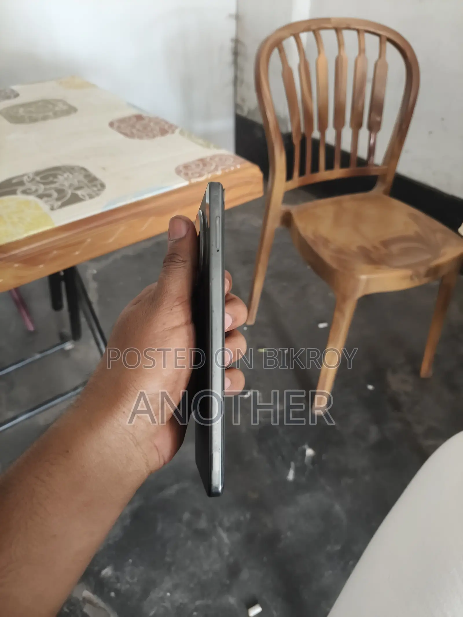 EL 256 GB Black