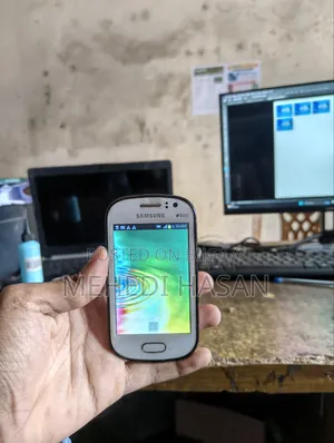 Samsung 4 GB White