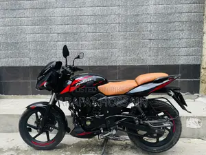 বাজাজ পালসার ১৫০ ২০২২ কালো