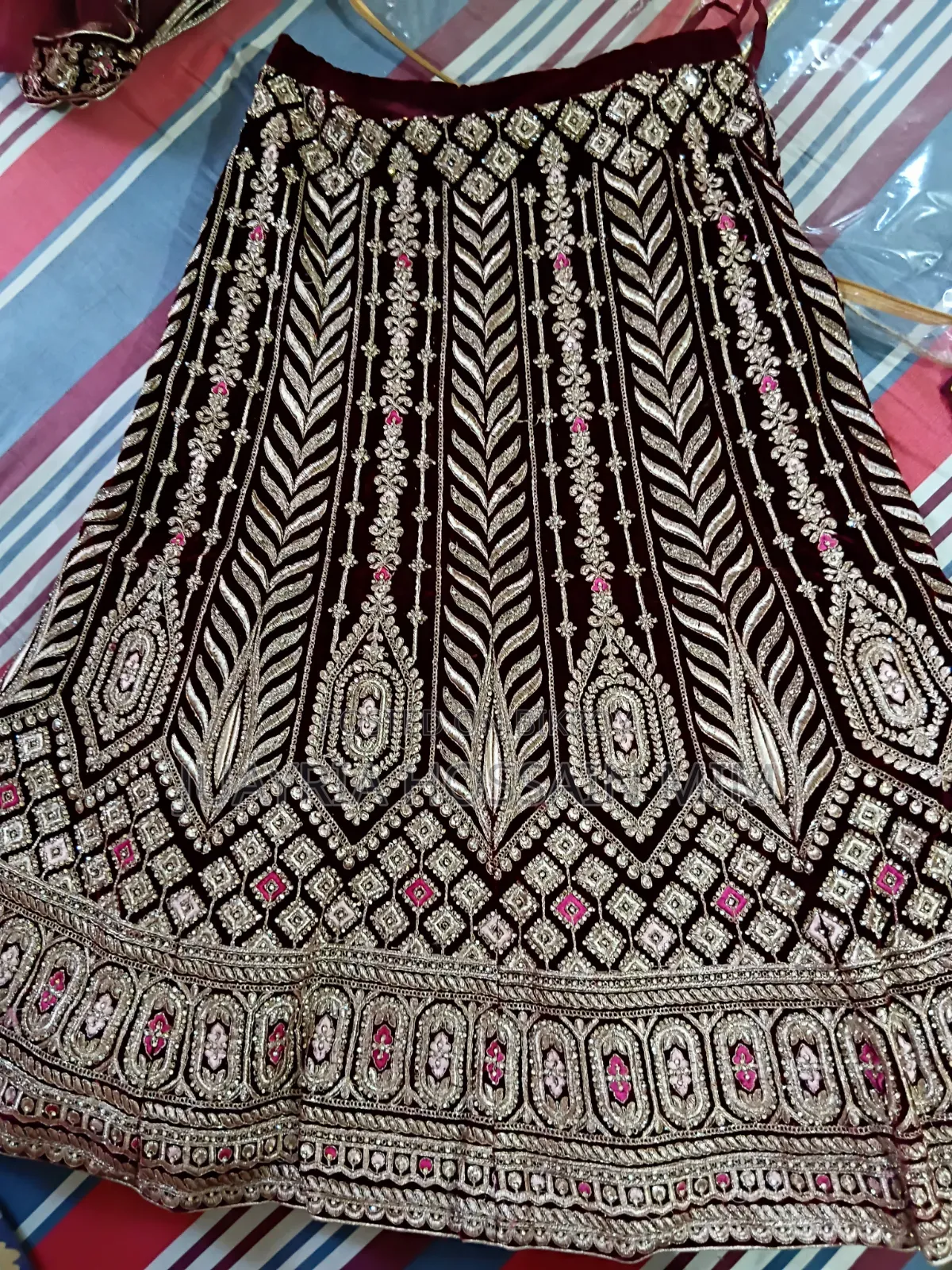 বিয়ে বা সামাজিক অনুষ্ঠানের লেহেঙ্গা (শালীন)