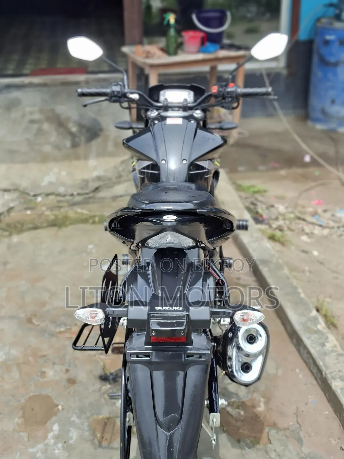 সুজুকি জিক্সার ২০২৫ কালো