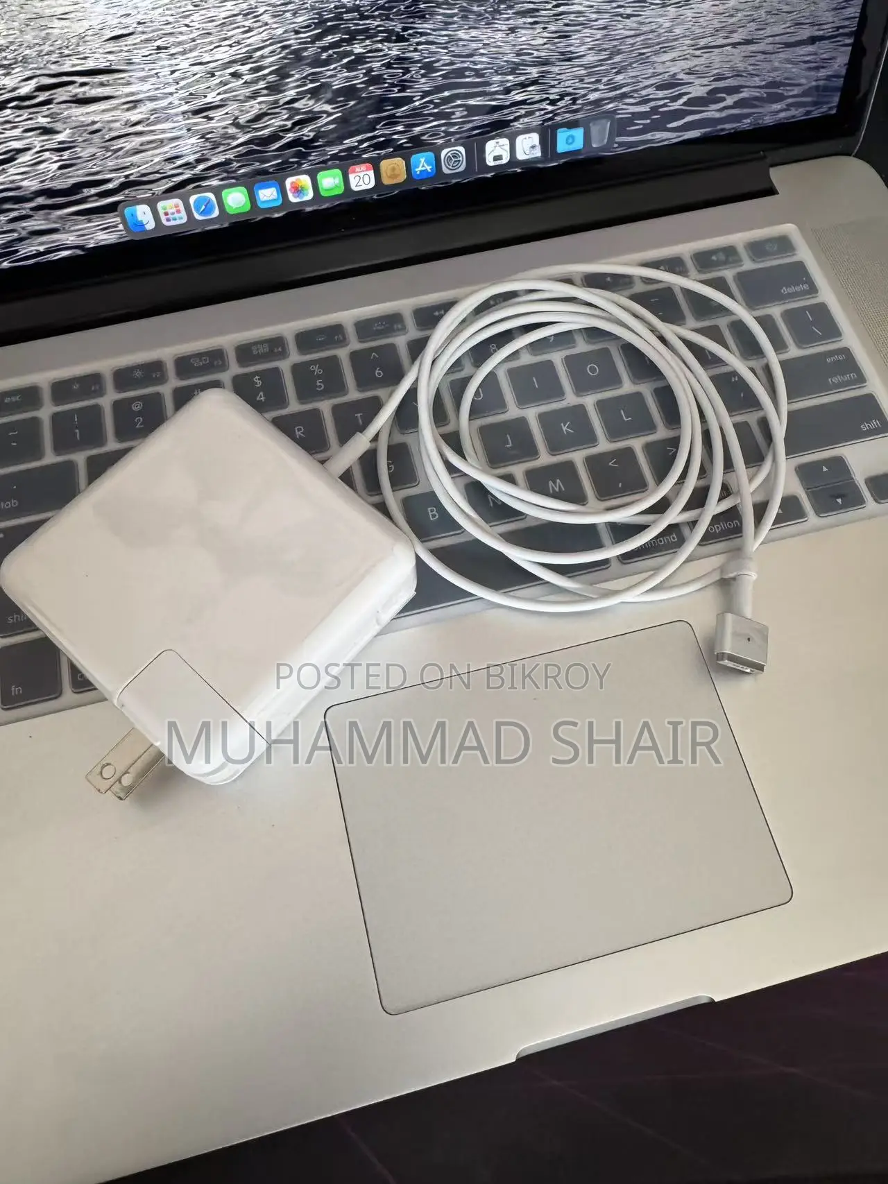 Apple MacBook Pro Laptop 8GB Intel Core i7 256GB SSD