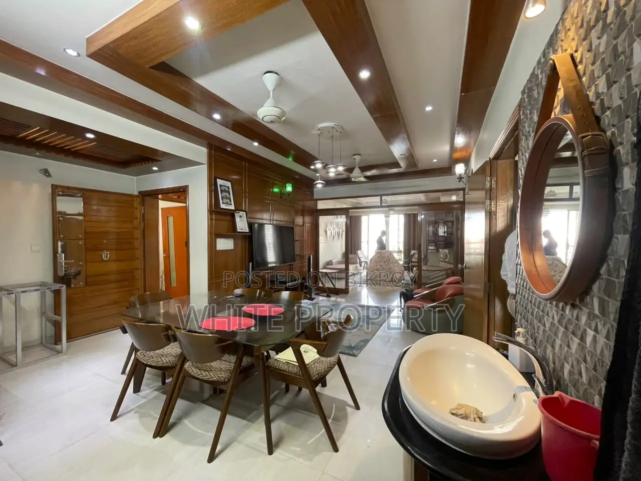 বনানীর হোয়াইট প্রপার্টিতে ৩ বেডরুমের অ্যাপার্টমেন্ট বিক্রয়