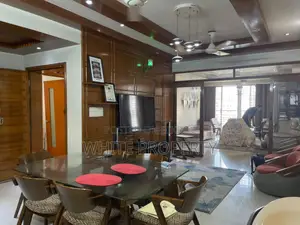 বনানীর হোয়াইট প্রপার্টিতে ৩ বেডরুমের অ্যাপার্টমেন্ট বিক্রয়