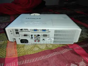 Projector Hitachi CP-X3030WN