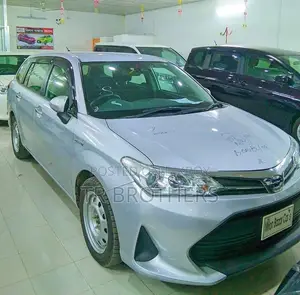টয়োটা করোল্লা ফিল্ডার ১.৫ হাইব্রিড এফডব্লিউডি ২০১৮ সিলভার