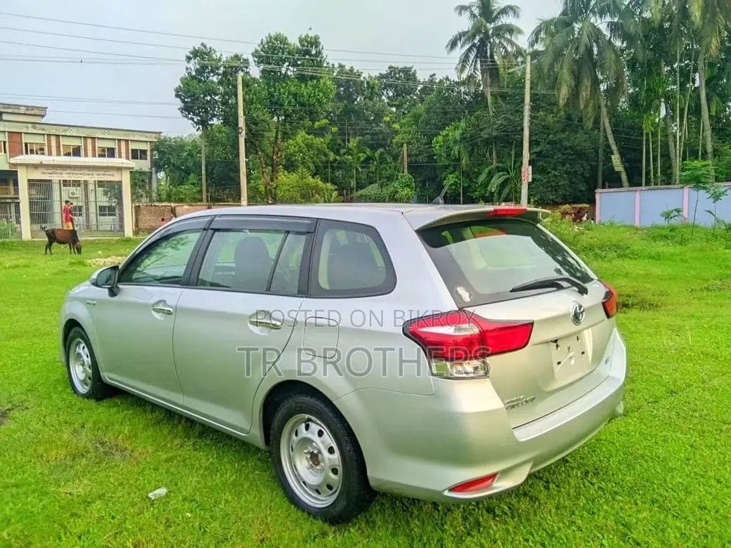 টয়োটা করোল্লা ফিল্ডার ১.৫ হাইব্রিড এফডব্লিউডি ২০১৮ সিলভার