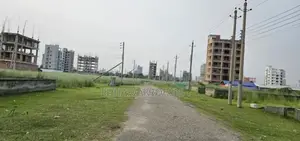 30ft Road 3 Katha Park North at Sector-16/H.