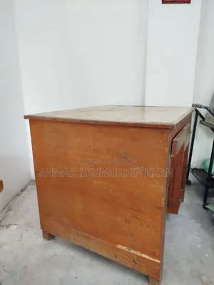 কাঠের কম্পিউটার টেবিল বিক্রয়ের জন্য