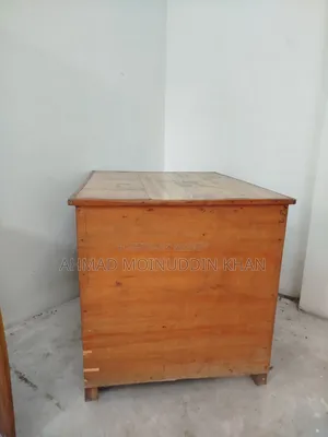 কাঠের কম্পিউটার টেবিল বিক্রয়ের জন্য