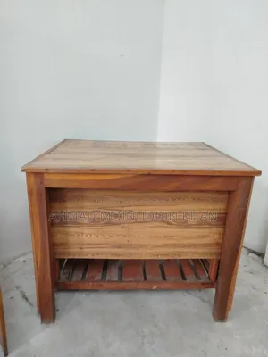 কাঠের কম্পিউটার টেবিল বিক্রয়ের জন্য