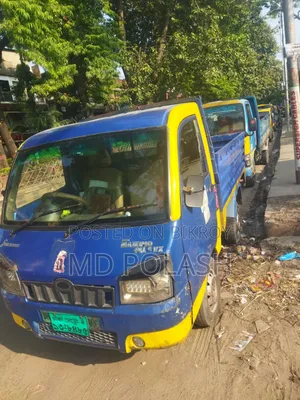 Mahindra VX vehicle will be sold urgently.
