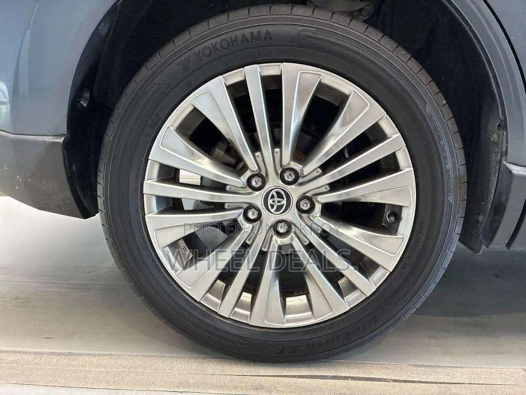 Toyota Harrier 2.0 2021 Gray