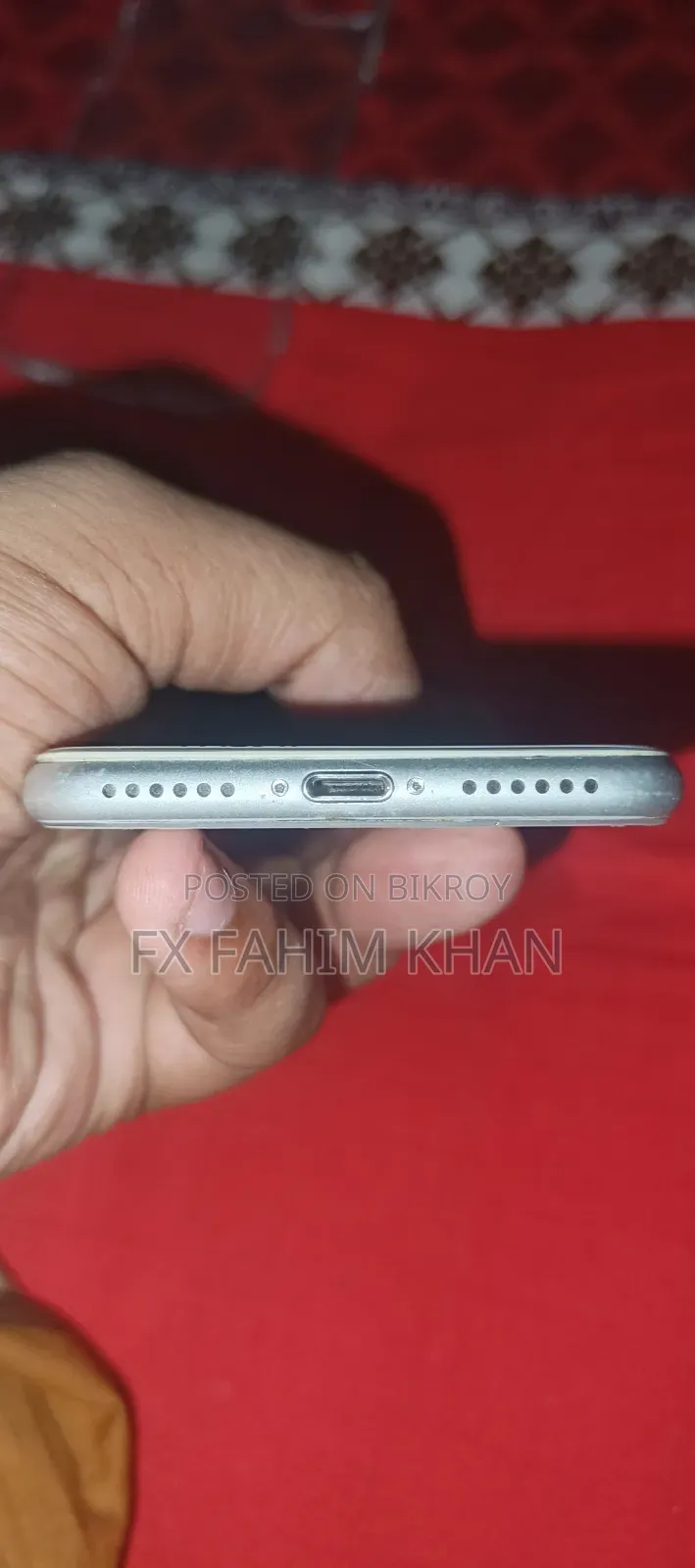 অ্যাপল আইফোন ৮ ৬৪ জিবি হোয়াইট