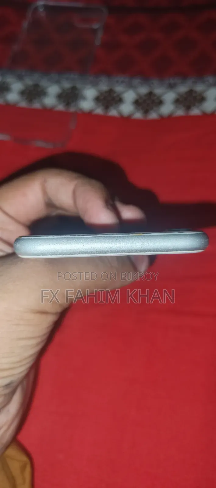 অ্যাপল আইফোন ৮ ৬৪ জিবি হোয়াইট