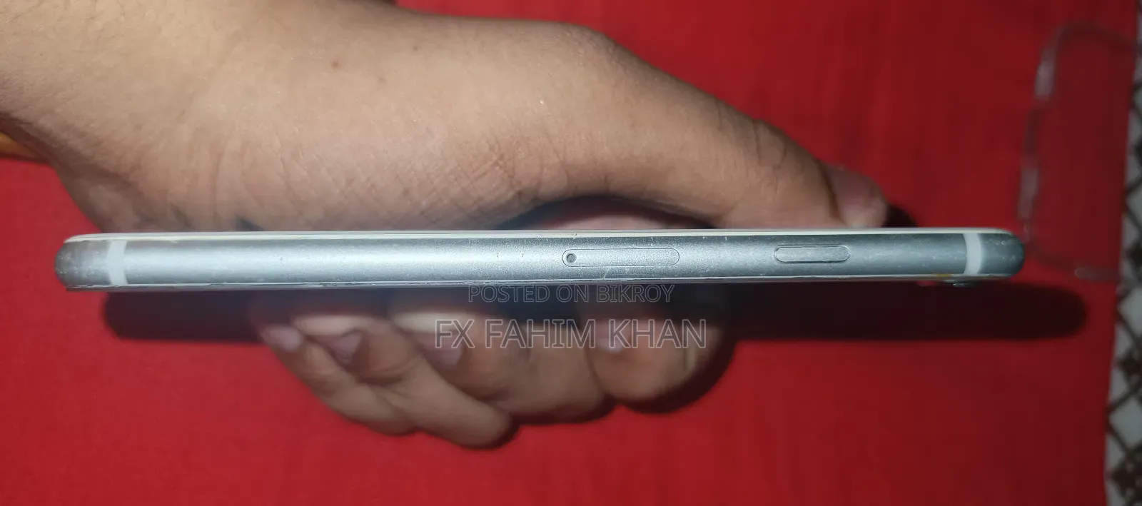 অ্যাপল আইফোন ৮ ৬৪ জিবি হোয়াইট