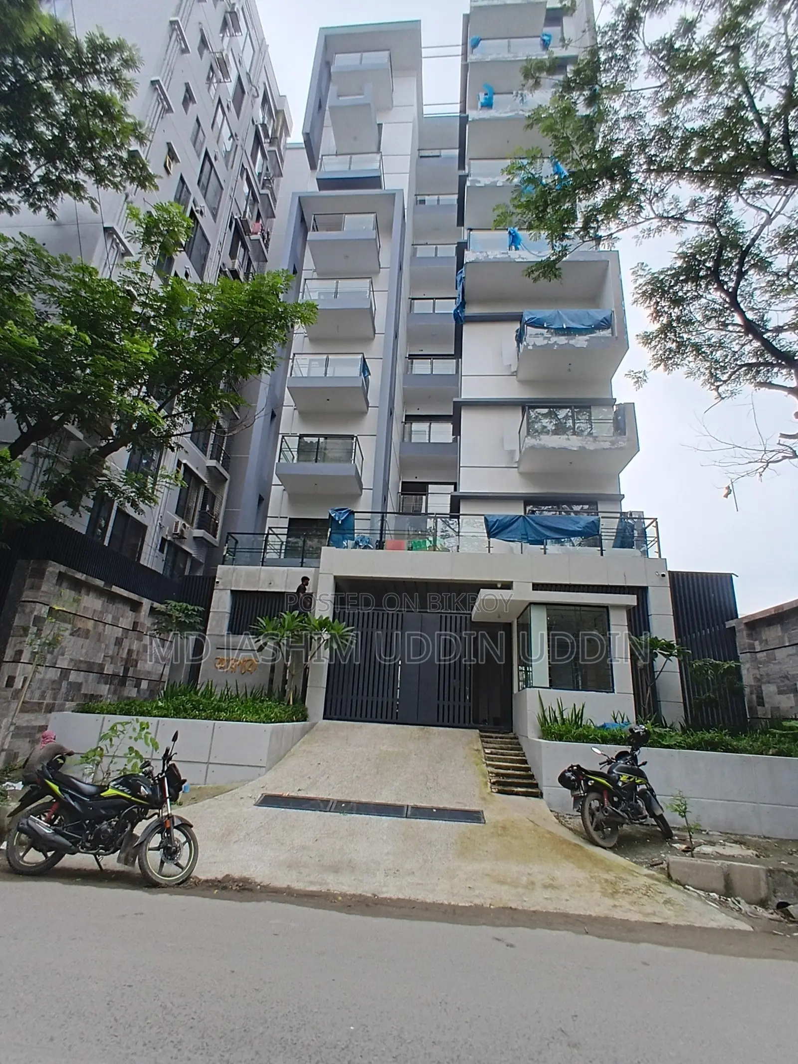 4-Bedroom Apartment in Basundhara for sale