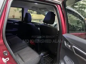 ২০১৭ হোন্ডা ফিট এলএক্স মেরুন