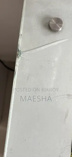 মেকআপ ভ্যানিটি