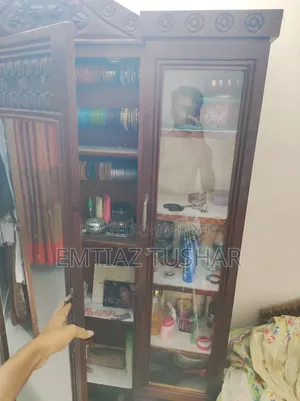 ড্রেসিং টেবিল