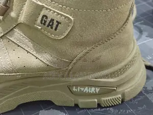 CAT Men's Casual Shoes – Used – Size : 42-43