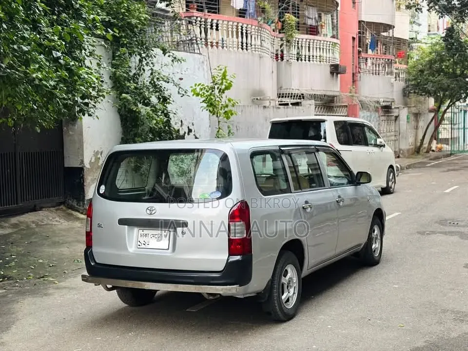 টয়োটা প্রবক্স ২০০৪ সিলভার