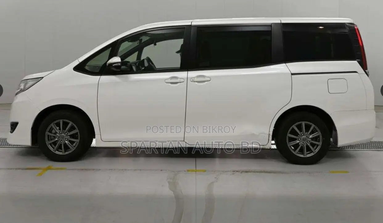 Toyota Noah 2021 Pearl