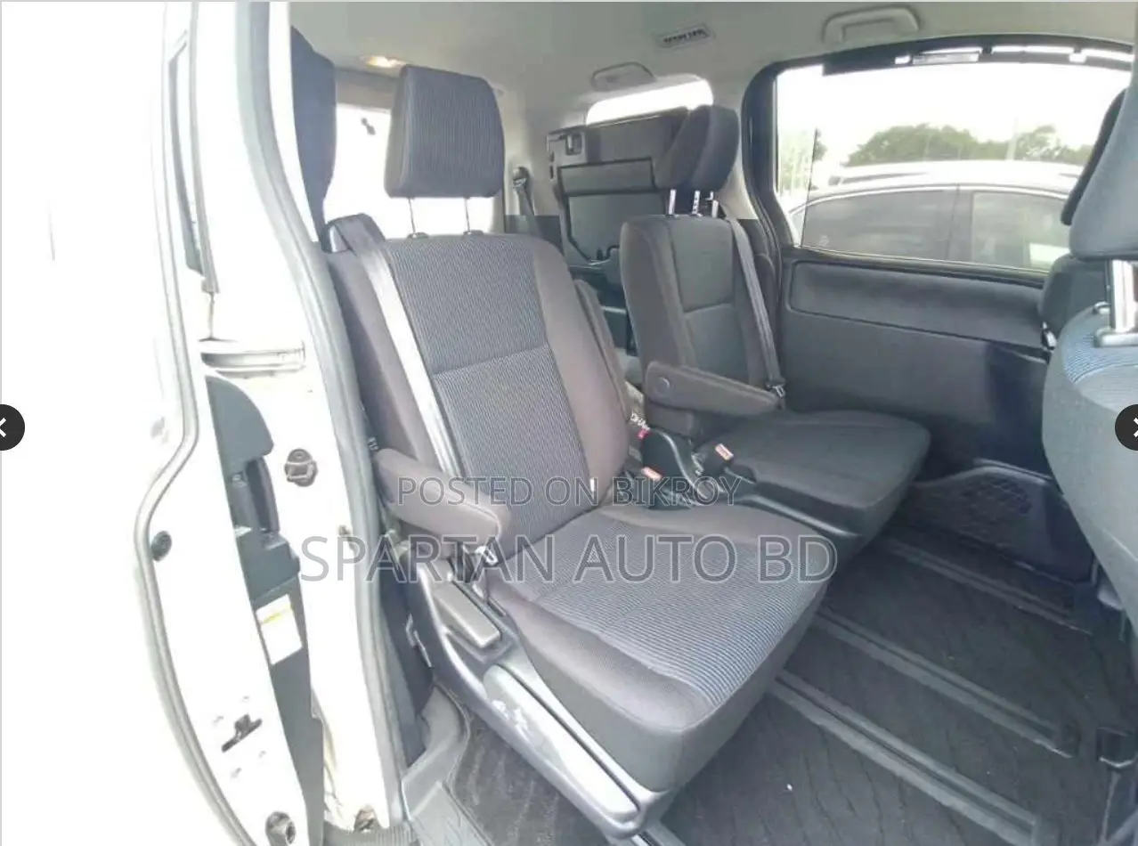 Toyota Noah 2021 Pearl