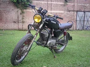 সুজুকি ২০০৪ কালো