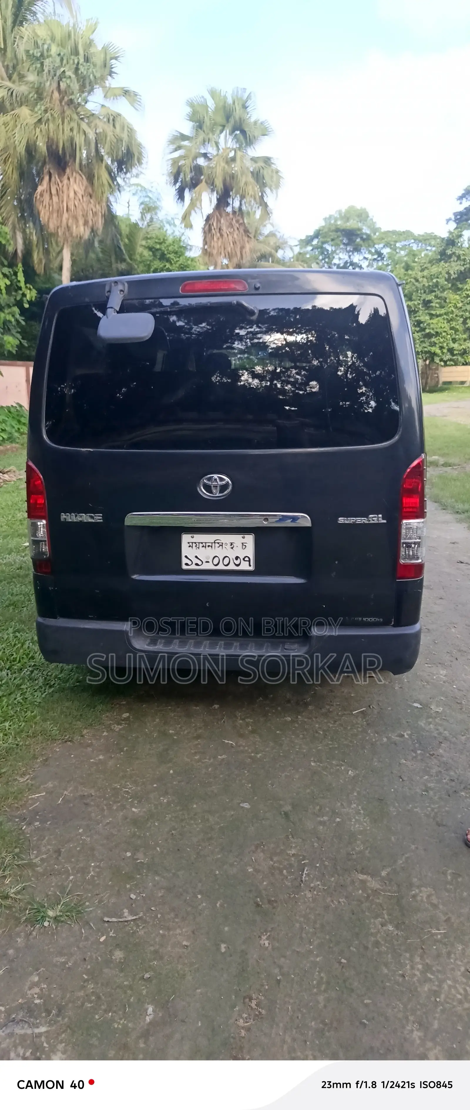 টয়োটা করোল্লা বেস ৪-ডোর সেডান (১.৮এল ৪-সিলিন্ডার ৫-স্পিড ম্যানুয়াল) ২০১০ কালো