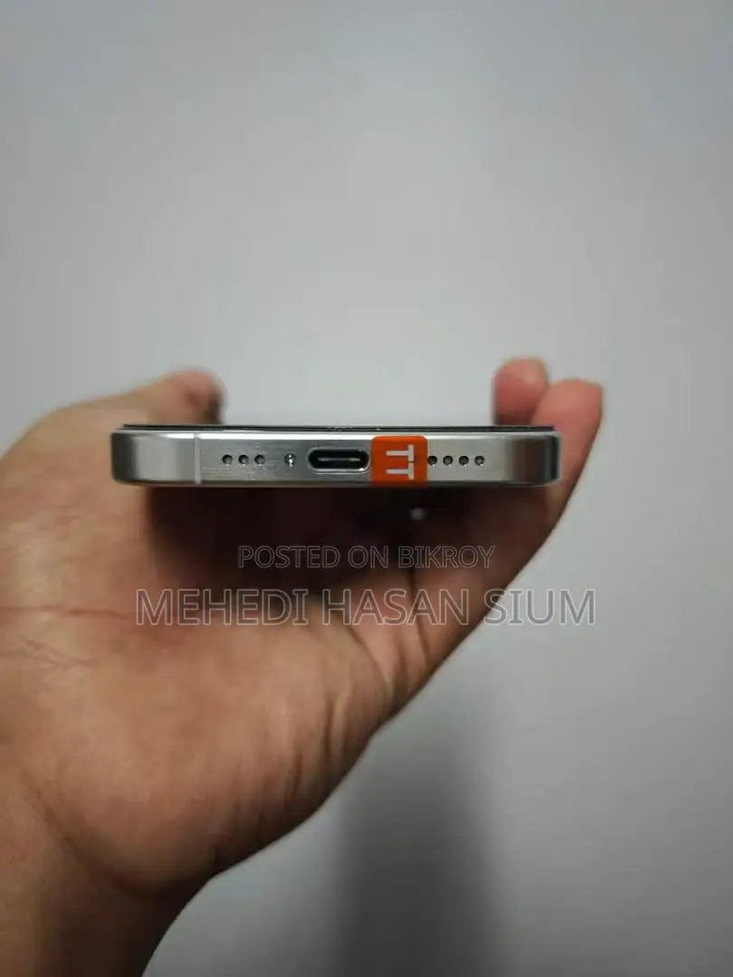 অ্যাপল আইফোন ১৫ প্রো ১২৮ জিবি সিলভার