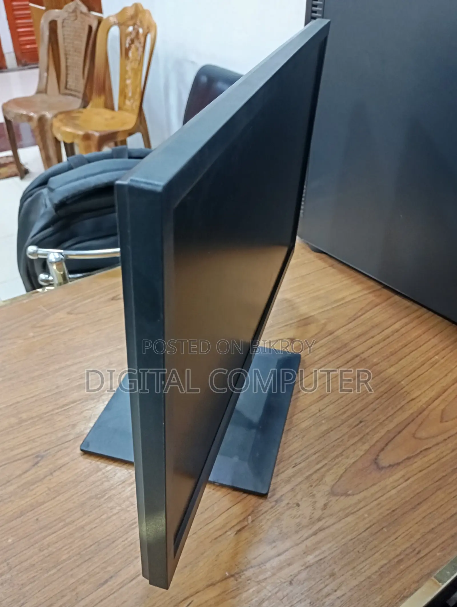 HP P204v Monitor 19" Inch