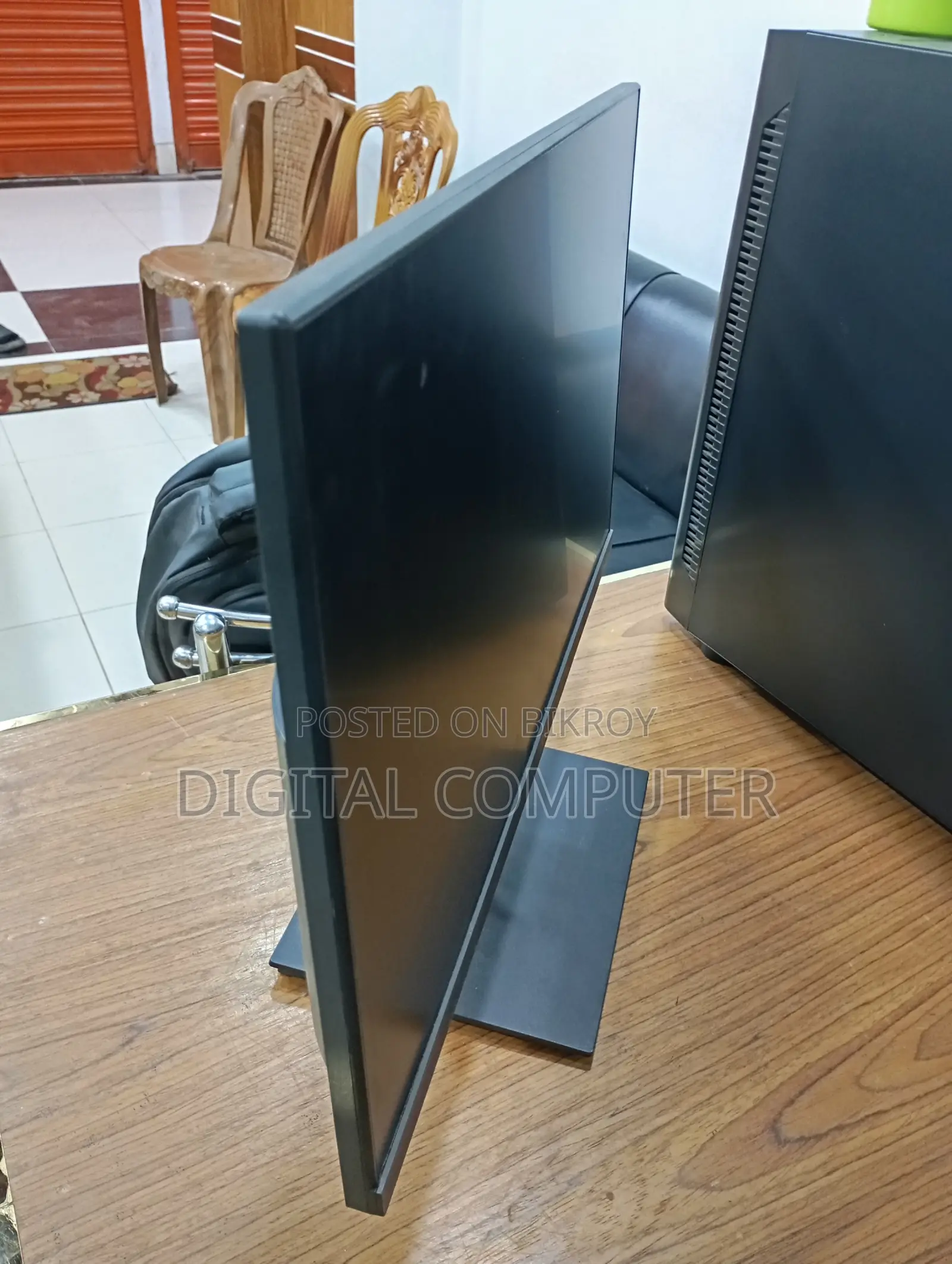 HP P204v Monitor 19" Inch