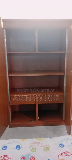 ৪ দরজার আলমারি