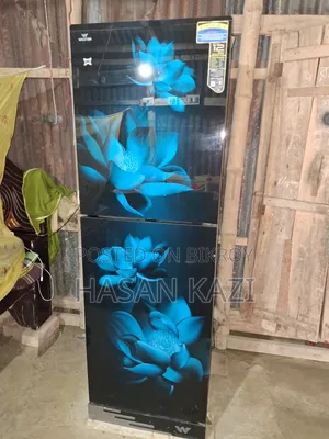 A very fresh fridge, no spots, completely wonderful color