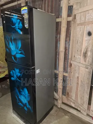 A very fresh fridge, no spots, completely wonderful color