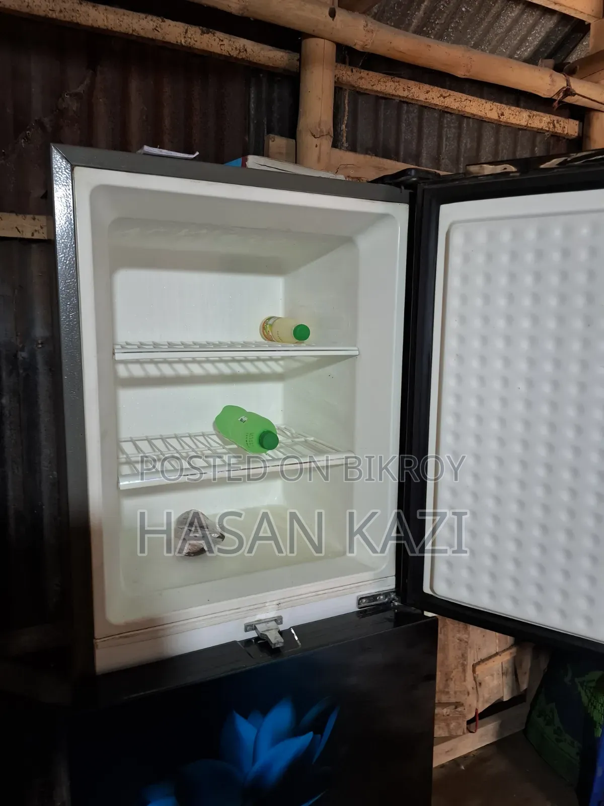 A very fresh fridge, no spots, completely wonderful color