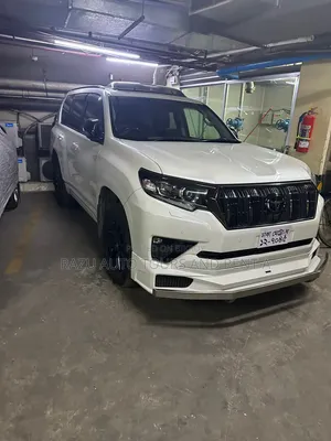 ভাড়ার জন্য প্রাডো