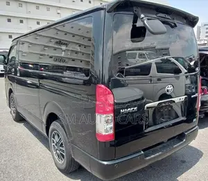 টয়োটা হায়েস ২০২৪ কালো