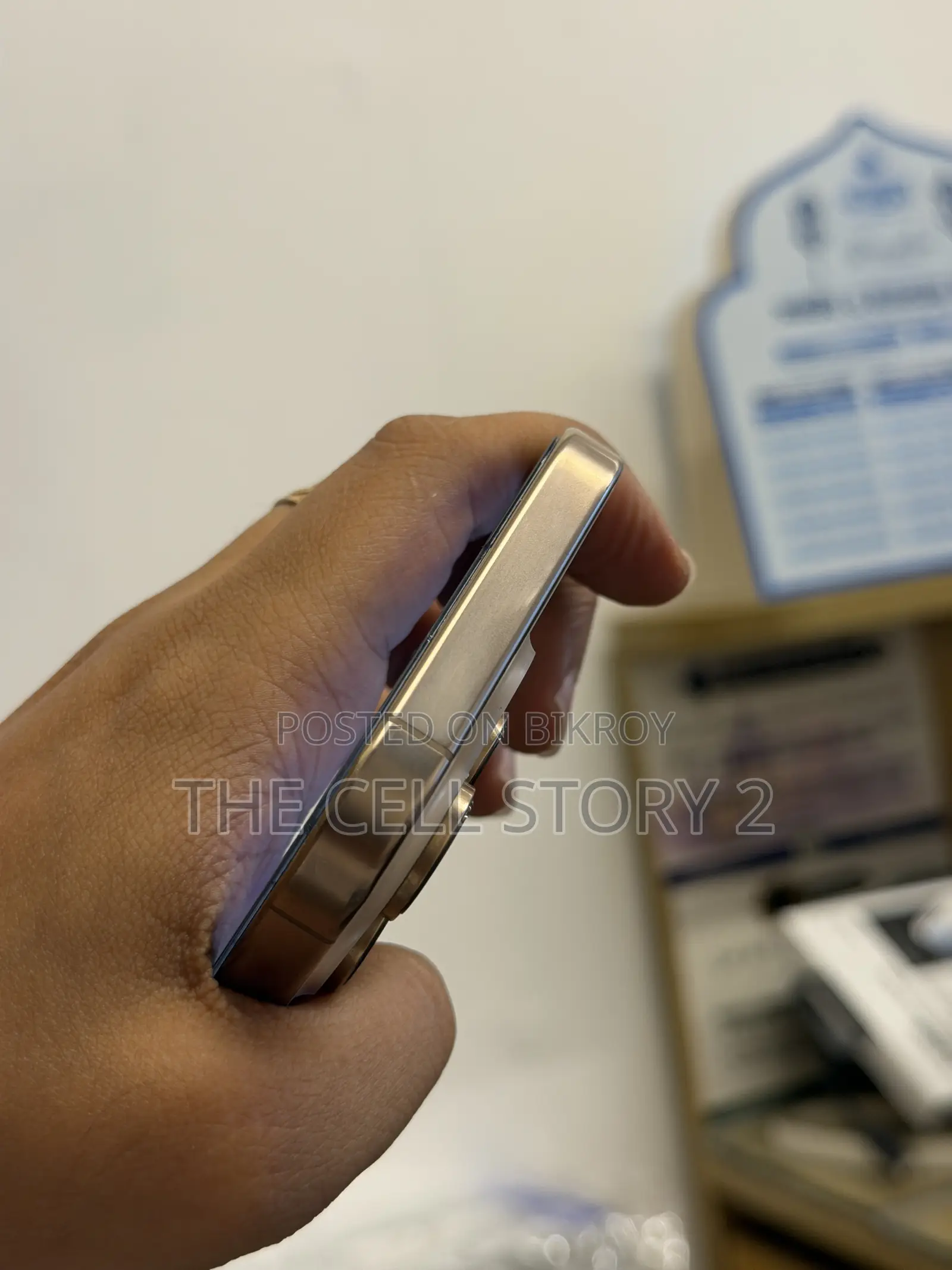 Apple iPhone 16 Pro 128 GB Gold