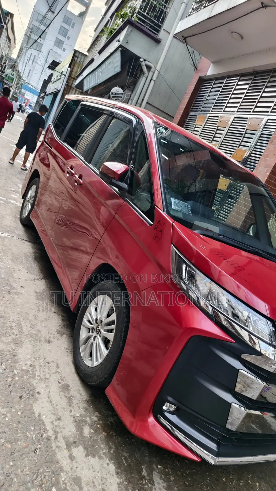 Toyota Noah 2023 Red