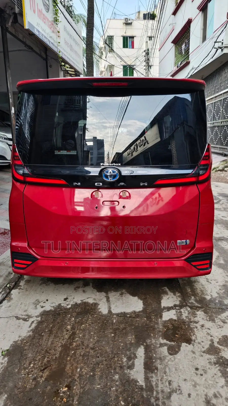 Toyota Noah 2023 Red