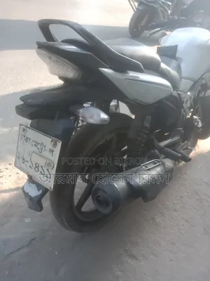 হিরো হাঙ্ক ২০১৬ সাদা