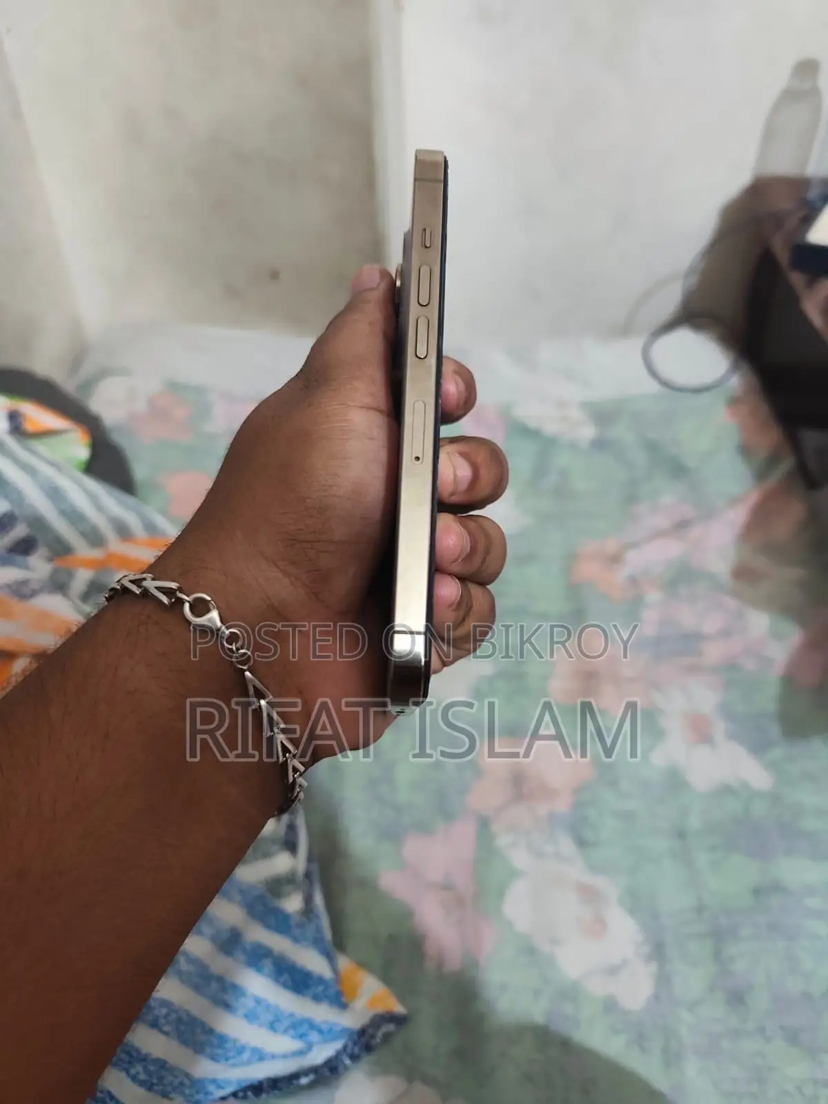 অ্যাপল আইফোন ১৩ প্রো ১২৮ জিবি গোল্ড