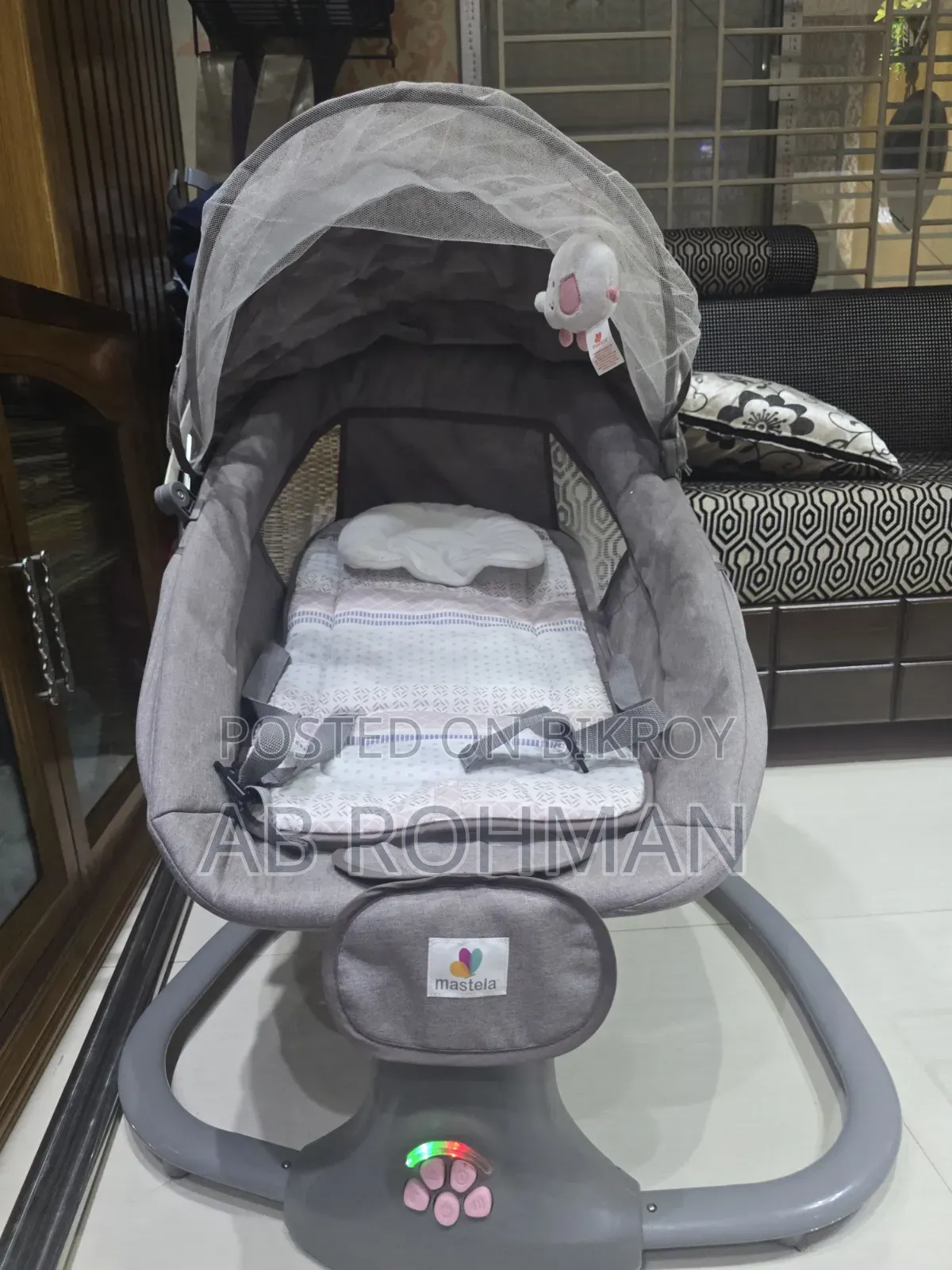 A Newborn Baby Cradle Will Be Sold