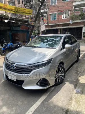 টয়োটা সাই ২.৪ হাইব্রিড এফডব্লিউডি ২০১৪ সিলভার