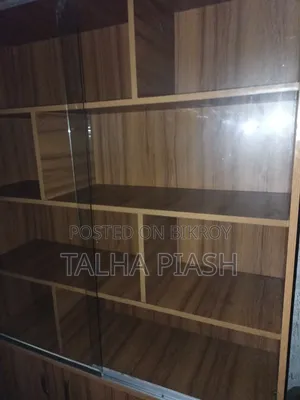 শোকেস। শোকেস।