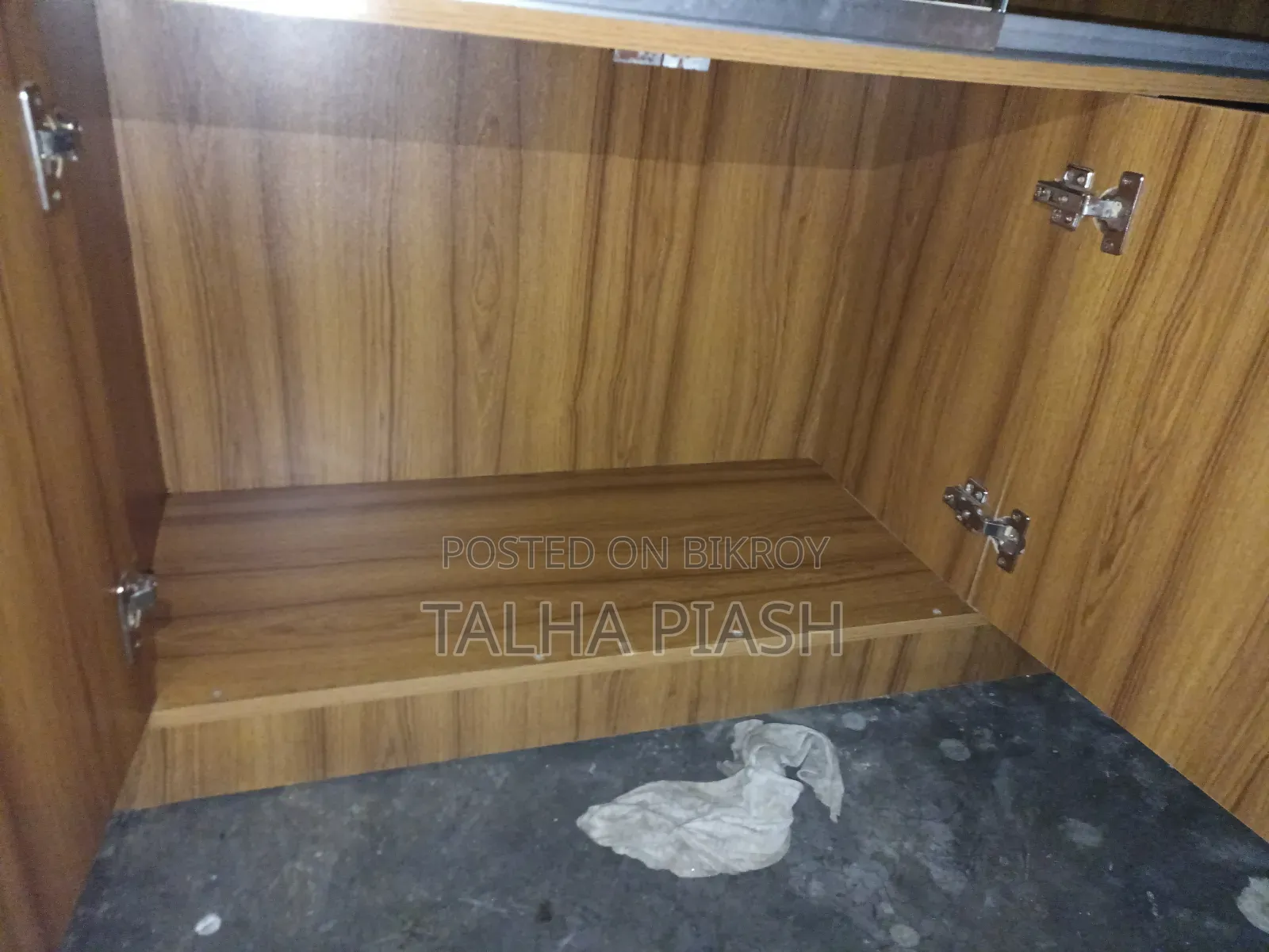 শোকেস। শোকেস।