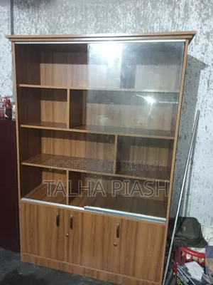 শোকেস। শোকেস।